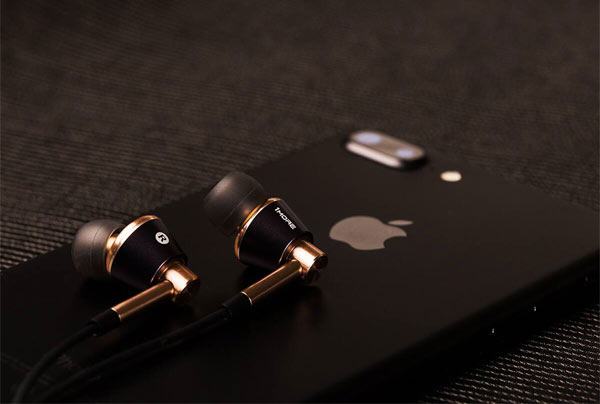 1more Triple Driver In-Ear Headphone