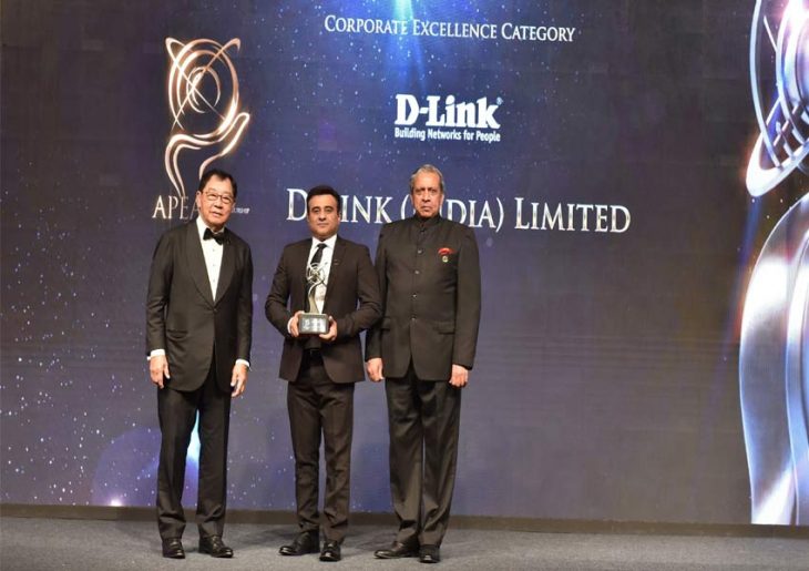 Tushar Sighat receiving the APEA award